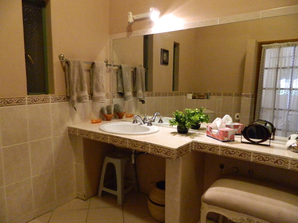 Corona Guest Farm Luaran gambar